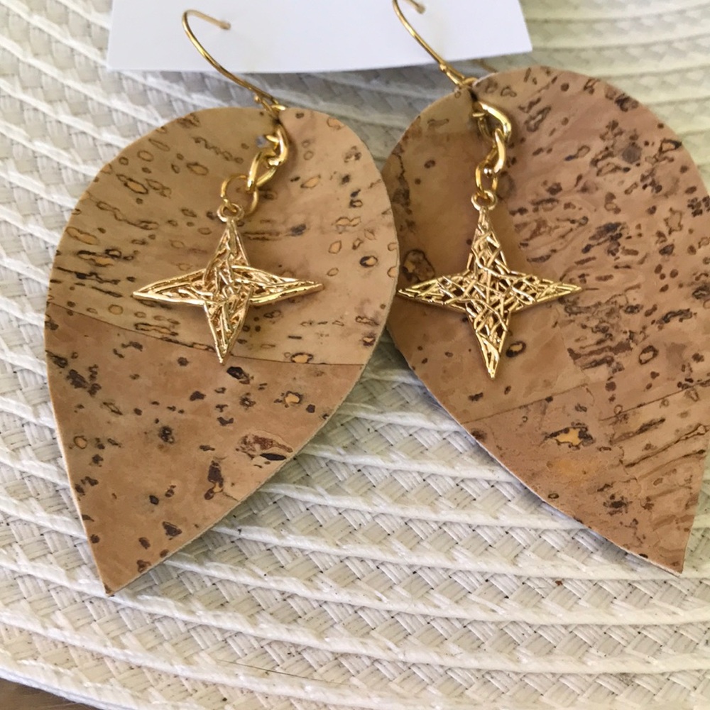 Super lite  weight pierced earrings.          brand new